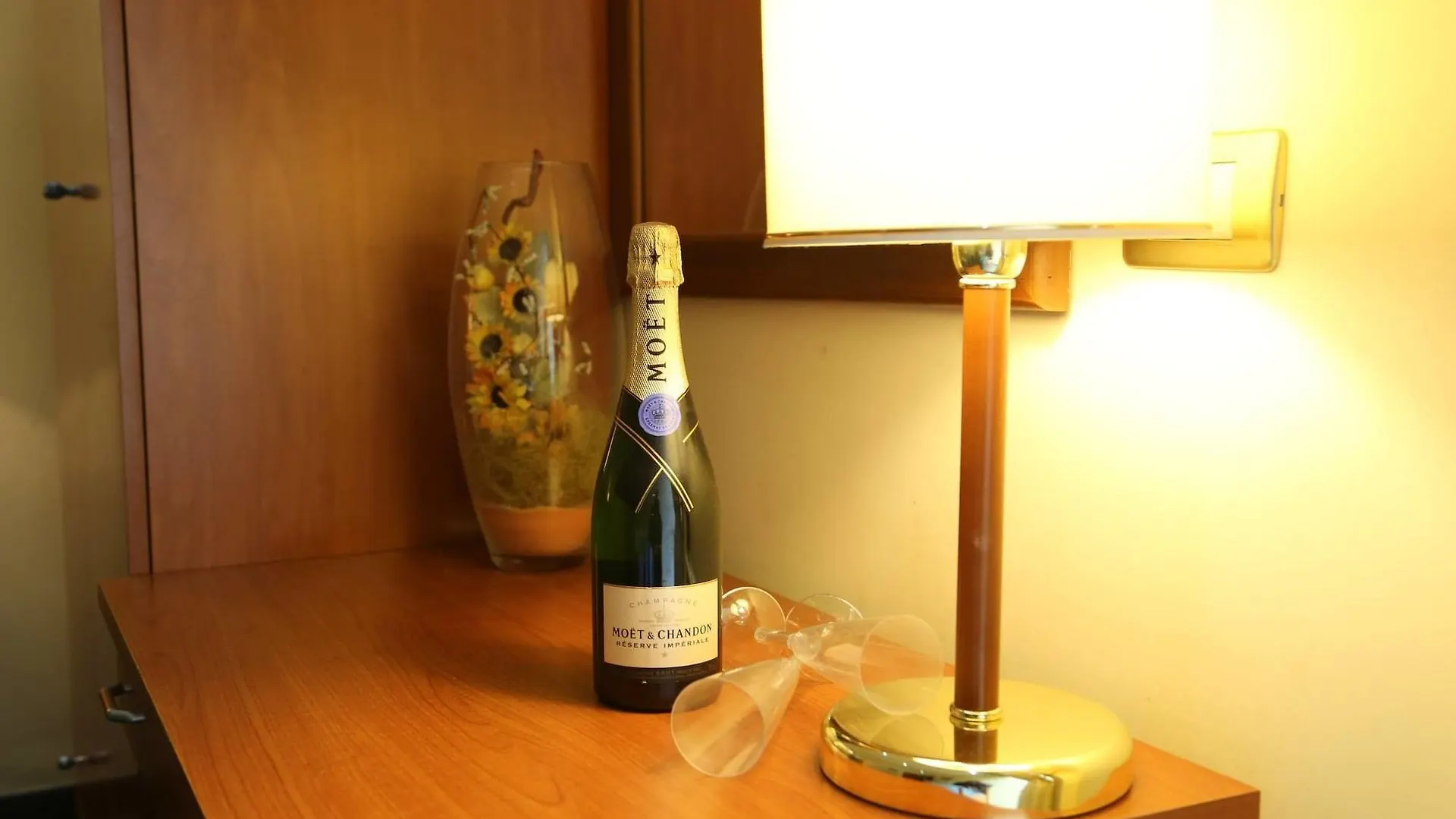 Hotel Nettuno Naples 0*,  Italy