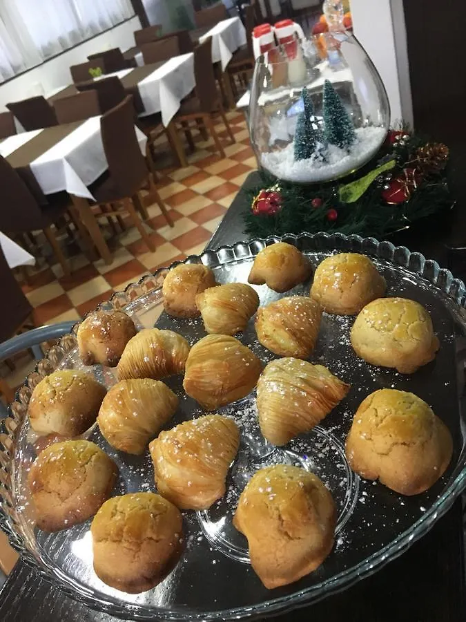 فندق نيتونو نابولي إيطاليا